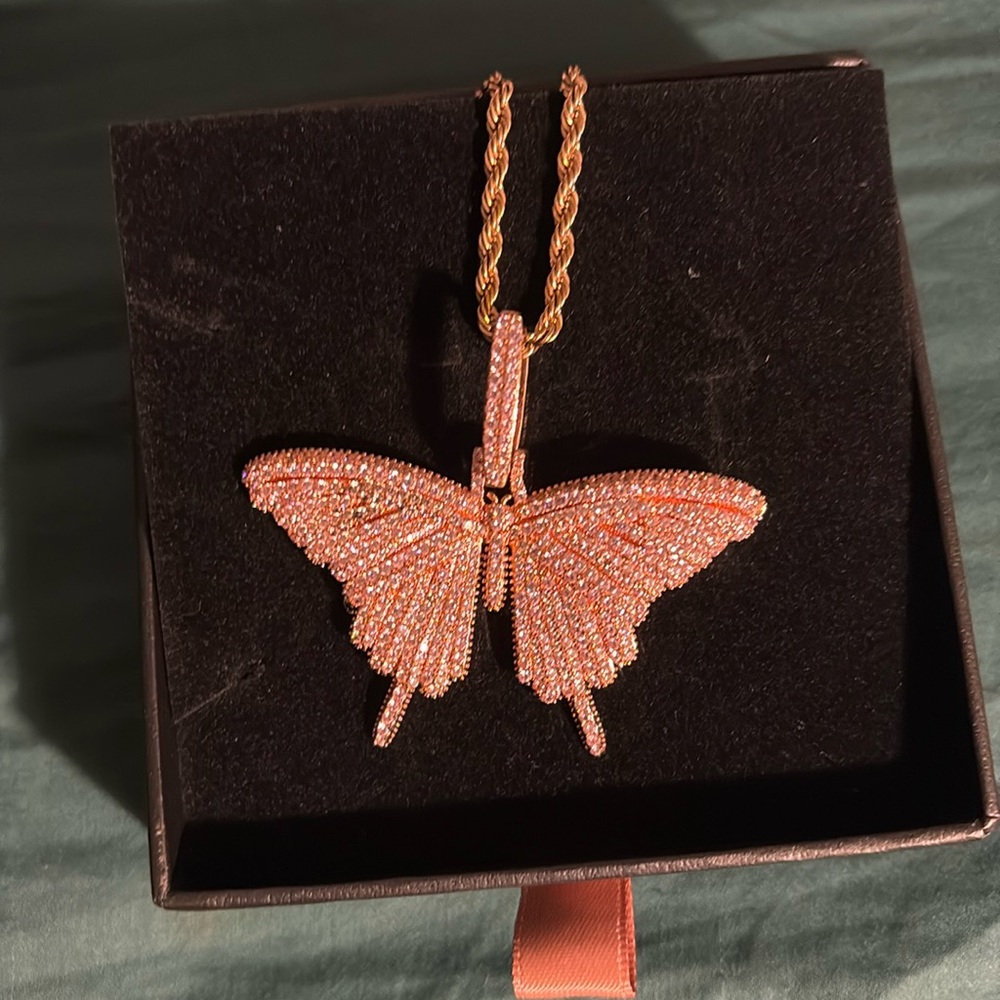 Rose Gold plated in stainless steel 18”Butterfly necklace.